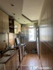 Apartament cu 3 camere de vânzare în zona 1 Decembrie 1918 