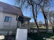 Casa renovabila de vanzare cu teren de 1300mp 