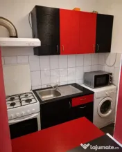 Garsonieră Titan, an 1974, metrou, 31 mp, anvelopat 