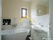 Casa noua de in cartier westfield 