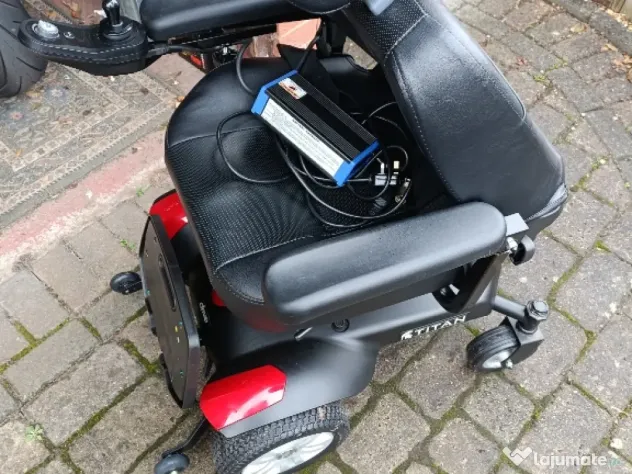 Carucior electric adulti/persoane cu dizabilitati
