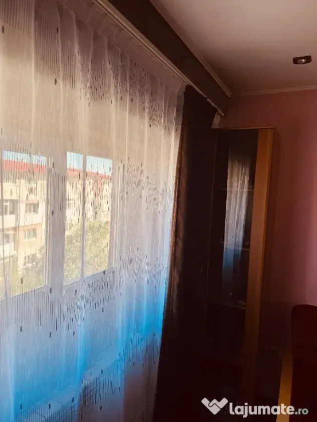 Vand apartament mansarda 2 camere Micro 21