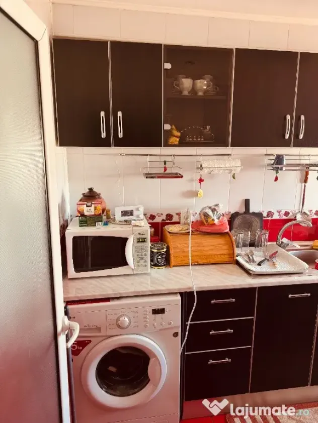 Vand apartament mansarda 2 camere Micro 21