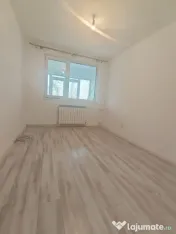 Apartament 3 camere de vanzare in zona Far, Constanta 