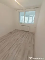 Apartament 3 camere de vanzare in zona Far, Constanta 