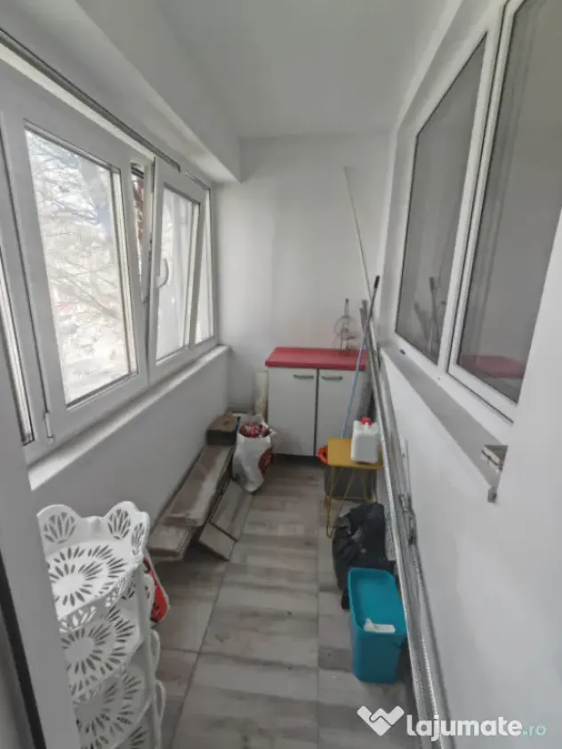 Apartament 3 Camere FAR Constanța | Decomandat | Renovat