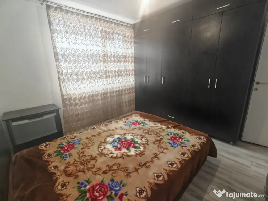 Apartament 3 Camere FAR Constanța | Decomandat | Renovat