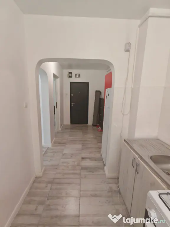 Apartament 3 Camere FAR Constanța | Decomandat | Renovat