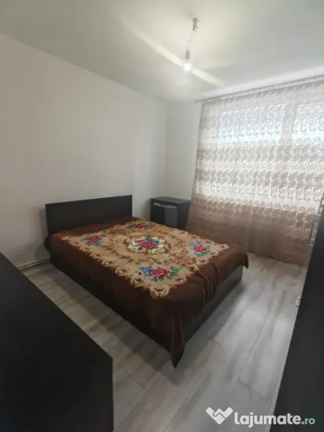 Apartament 3 Camere FAR Constanța | Decomandat | Renovat