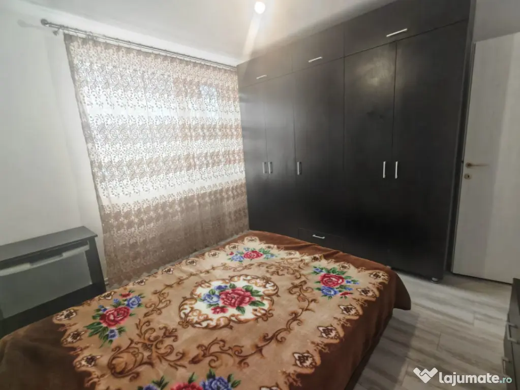 Apartament 3 Camere FAR Constanța | Decomandat | Renovat