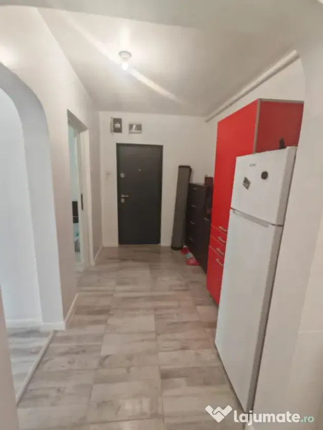 Apartament 3 Camere FAR Constanța | Decomandat | Renovat