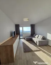 Apartament de 3 camere ( Vedere Panoramica )-Tractorul 