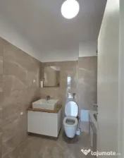 Apartament de 3 camere ( Vedere Panoramica )-Tractorul 