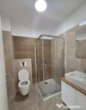 Apartament de 3 camere ( Vedere Panoramica )-Tractorul 