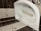 Vând cadă nouă pe colț 