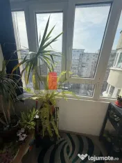 Apartament cu trei camere de vanzare-Crangasi-loc de parcare 