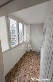 Apartament 4 camere etaj 2 