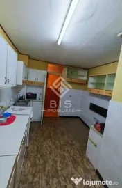 Apartament 4 camere etaj 2 