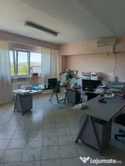 Cladire birouri , hala de productie, spatii depozitare, parc 
