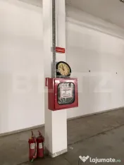 Cladire birouri , hala de productie, spatii depozitare, parc 