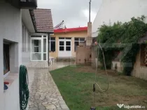 Vand casa in Oradea, intr-o zona linistita, aproape de centr