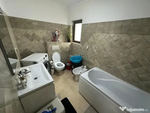 APARTAMENT CU 2 CAMERE, 72 MP, capat Pacurari
