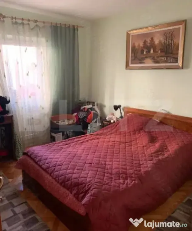 Apartament decomandat cu 3 camere, rogerius