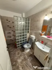 Apartament de 3 camere, 2 bai, 67mp, etajul 1, zona Terra 