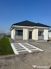 Casă Compactă cu 3 dormitoare, 74 mp utili 