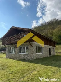 Cabana din piatra de codru si busteni pe Clisura Dunarii, Ca