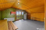 Apartament de închiriat la casă, cu 3 camere – zona N... 