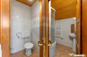 Apartament de închiriat la casă, cu 3 camere – zona N... 