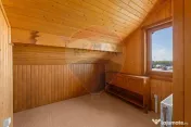 Apartament de închiriat la casă, cu 3 camere – zona N... 