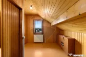 Apartament de închiriat la casă, cu 3 camere – zona N... 