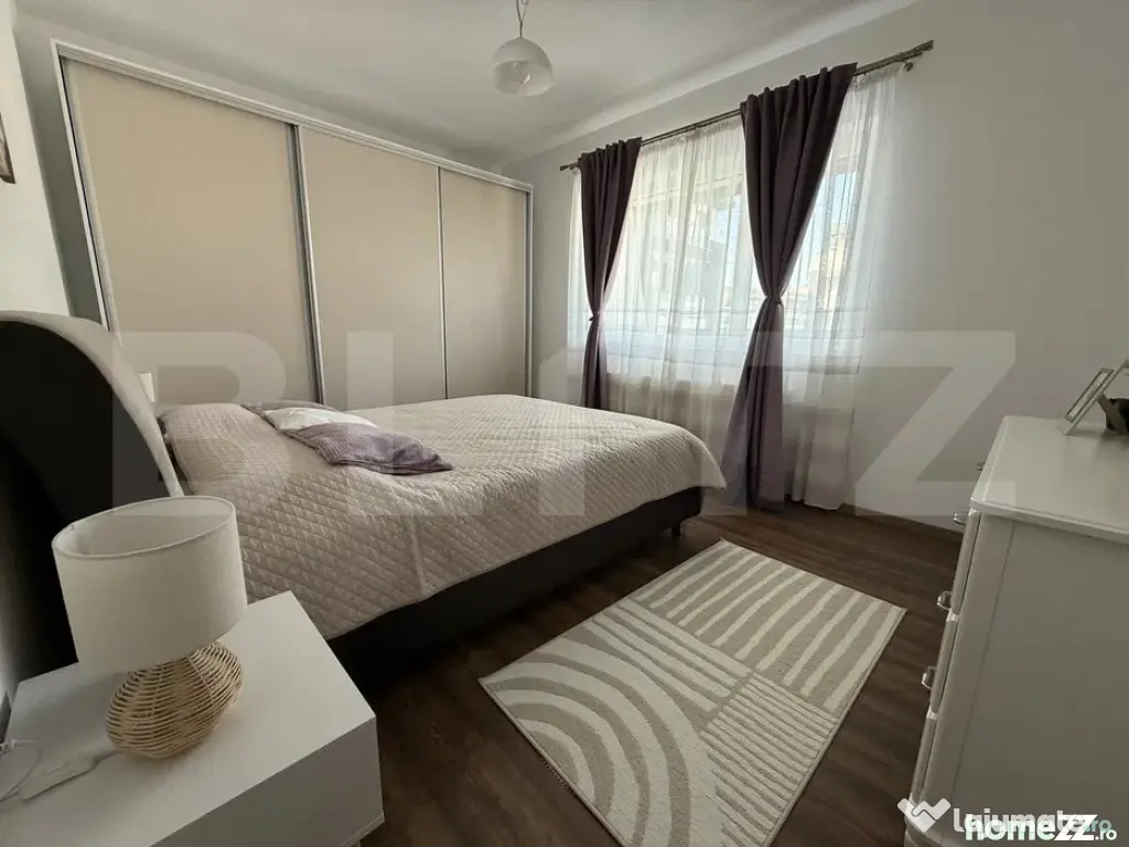 Apartament de vânzare, 3 camere, Terasă + Parcare – Zona - Brasov (Brasov)
