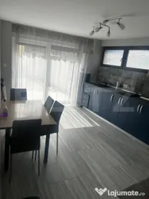 Casă cu 5 apartamente de vânzare - 317 mp - Investiţie EX
