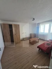 Apartament spatios cu 2 camere 