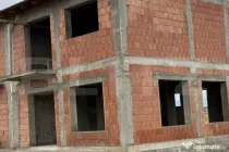 Casa cu 3 dormitoare, semifinisata, teren 400 mp, cartier Iz