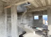 Casa cu 3 dormitoare, semifinisata, teren 400 mp, cartier Iz 