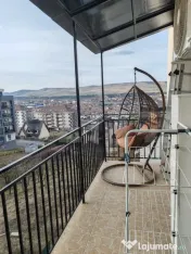 Apartament semidecomandat cu 3 camere, vedere la padure, par 