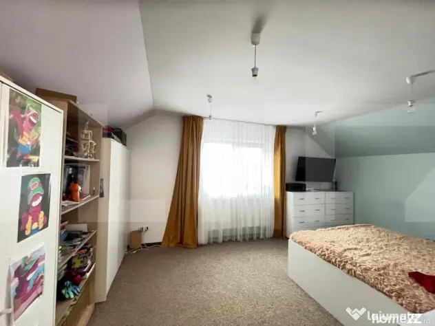 Casă spațioasă în zona Tulbureni cu teren de 1400 mp