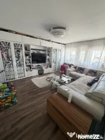 Apartament de vânzare 3 camere, 77 mp, zona liceului Econom