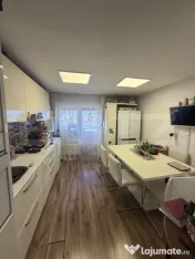 Apartament de vânzare 3 camere, 77 mp, zona liceului Econom 