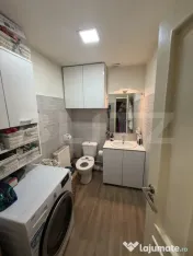 Apartament de vânzare 3 camere, 77 mp, zona liceului Econom 