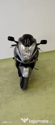 Suzuki Hayabusa GSX-1300R 