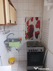 Inchiriez apartament două camere central