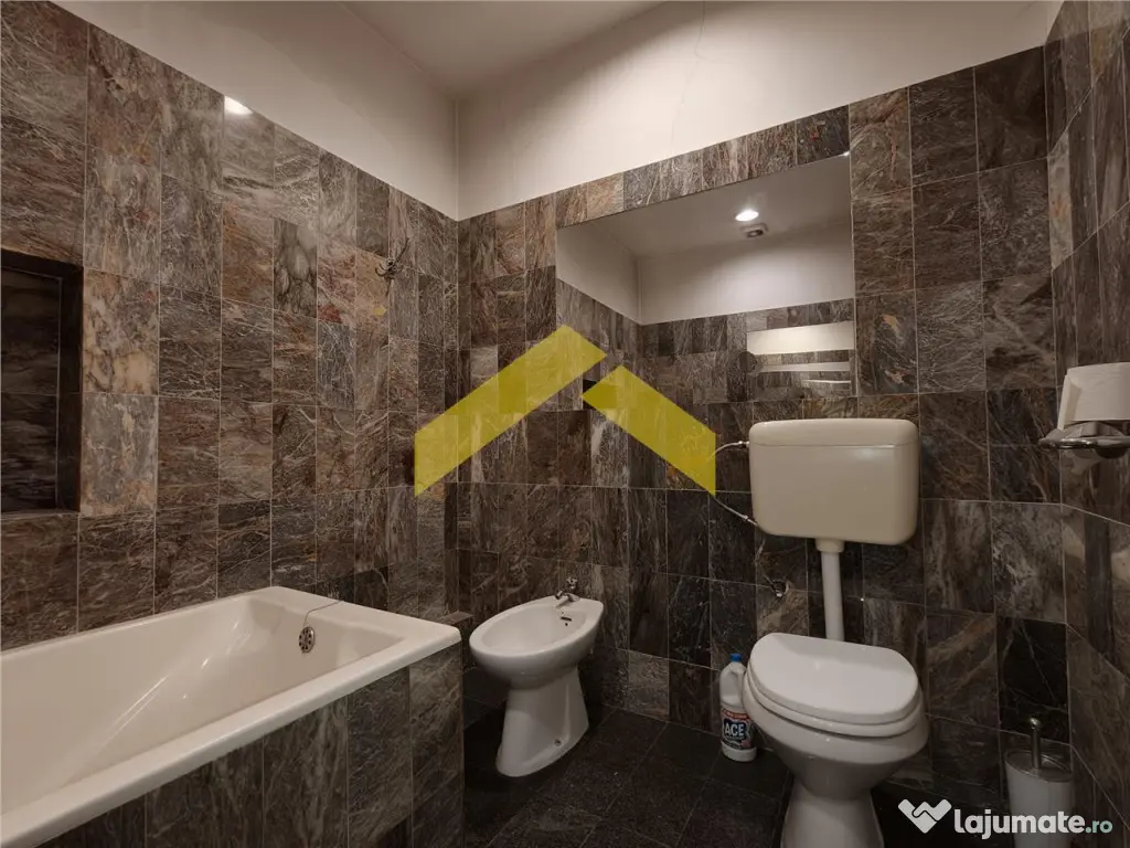 Apartament de inchiriat 4 camere Palatul Neuman