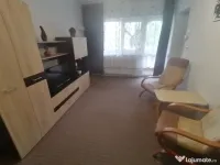 închiriez garsoniera 