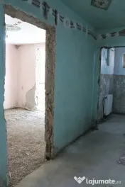 Persoană fizică, vând apartament cu 3 camere decomandat – Str. Gloriei 