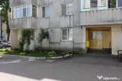 Persoană fizică, vând apartament cu 3 camere decomandat – Str. Gloriei 